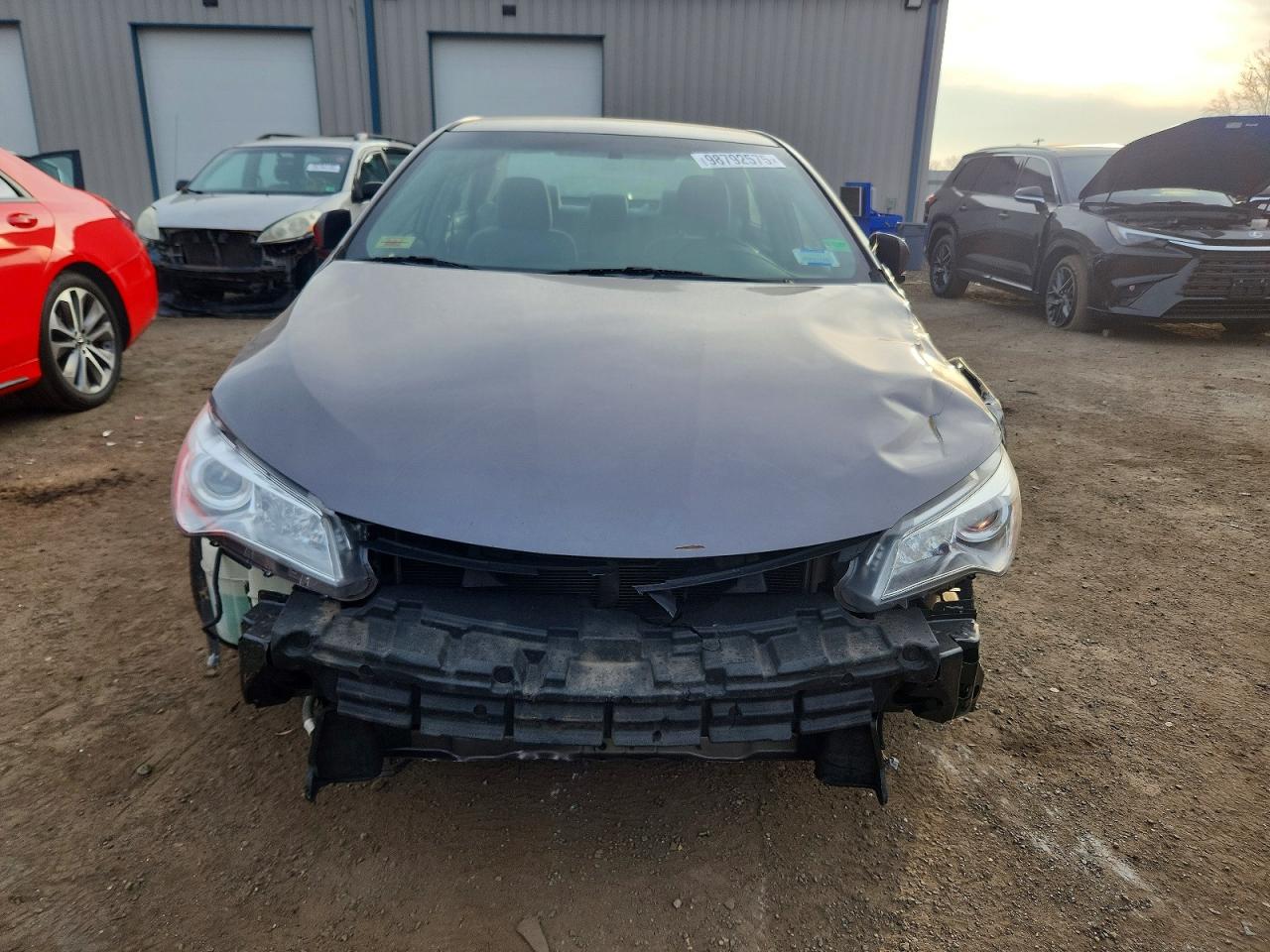 2016 TOYOTA CAMRY LE photo 5