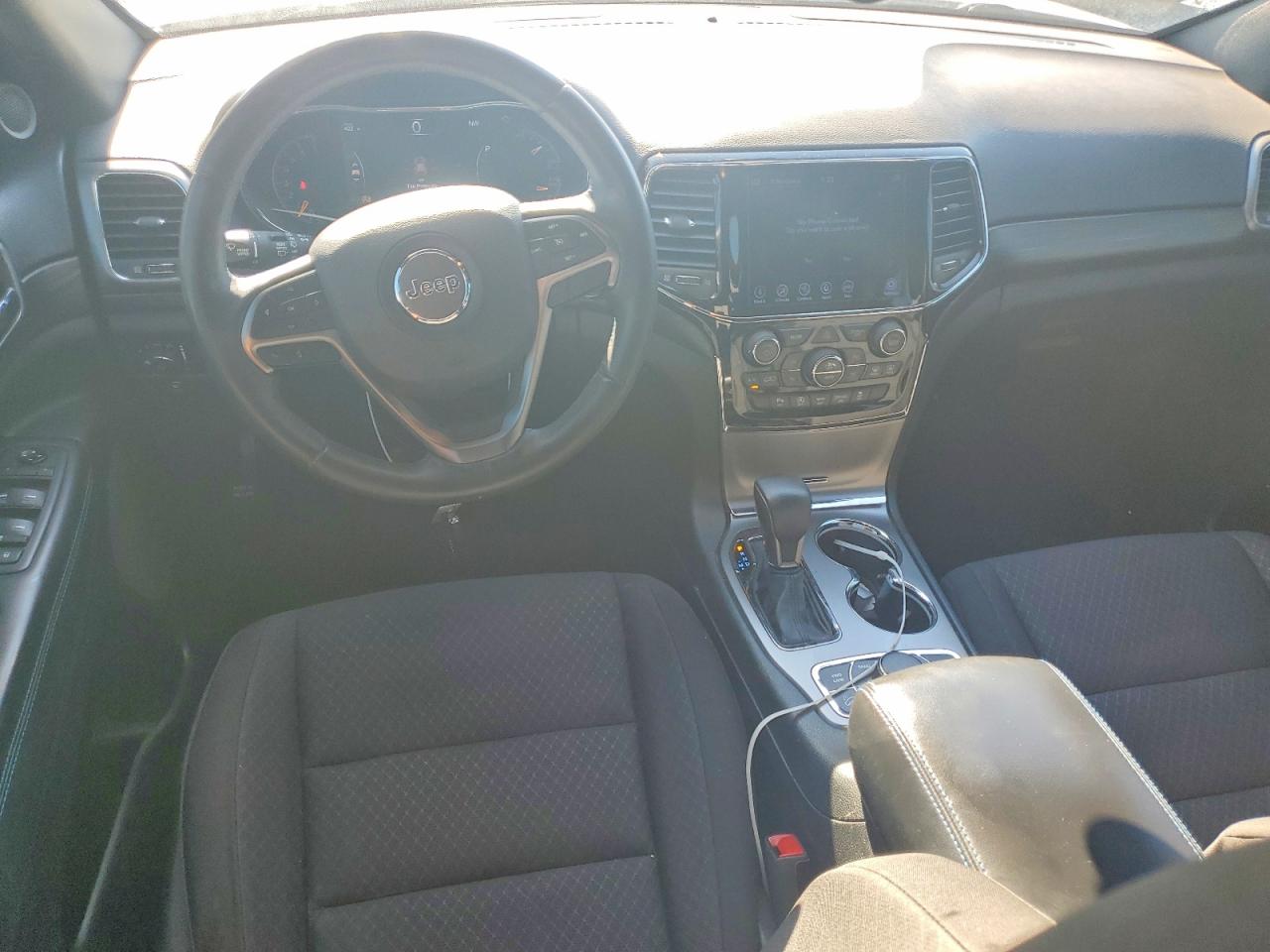 2019 JEEP GRAND CHEROKEE LAREDO photo 8