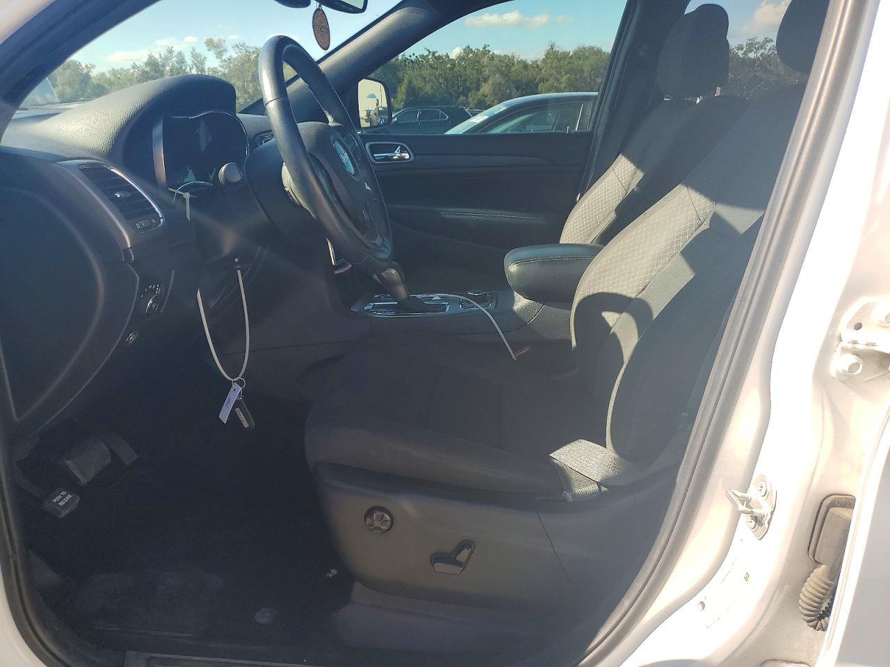 2019 JEEP GRAND CHEROKEE LAREDO photo 7