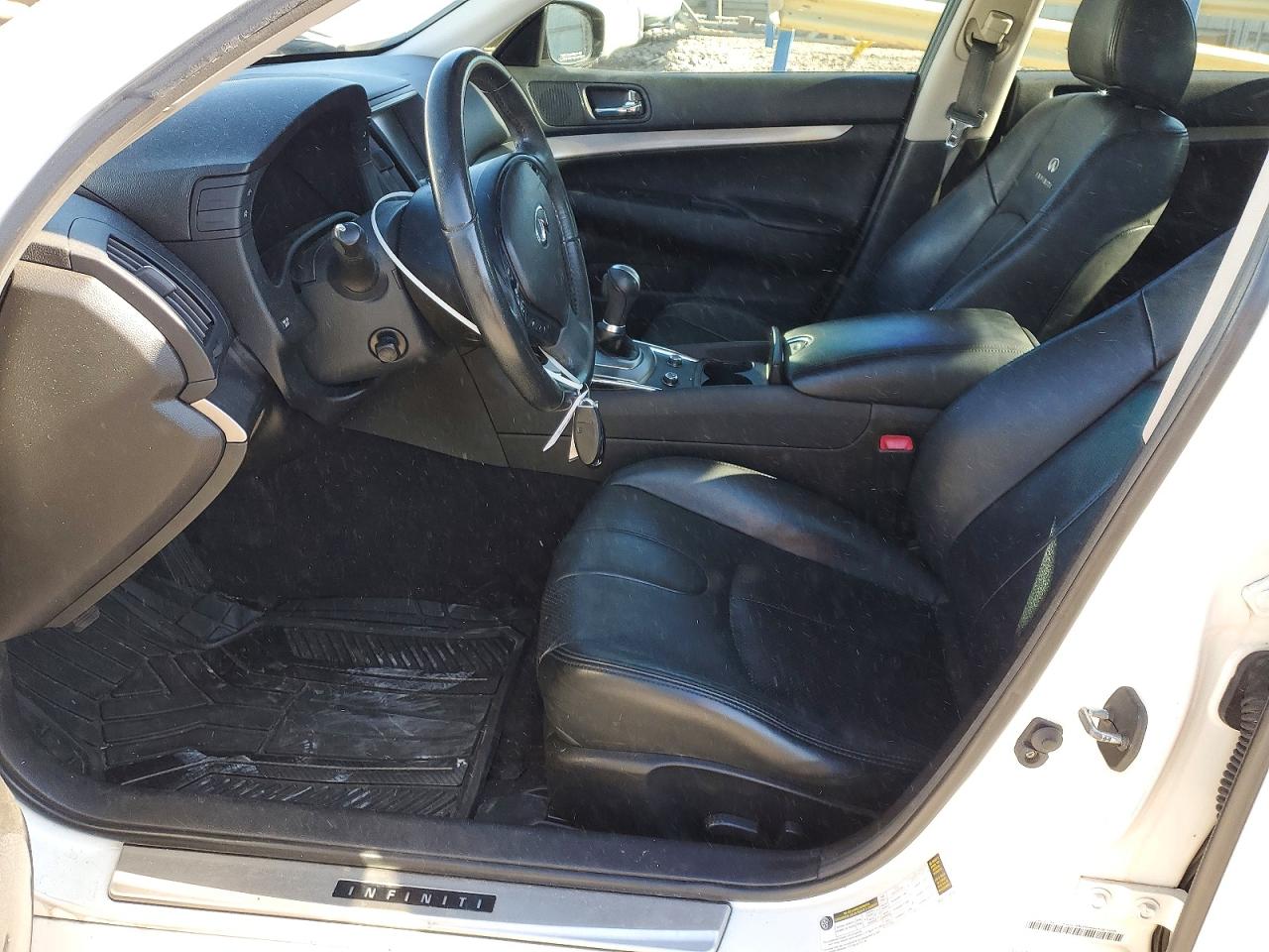 2013 INFINITI G37 BASE photo 7
