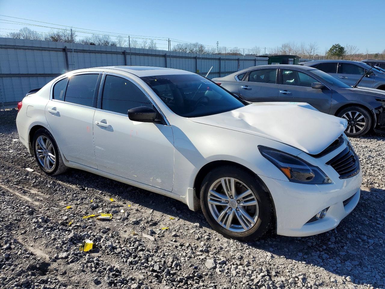 2013 INFINITI G37 BASE photo 4