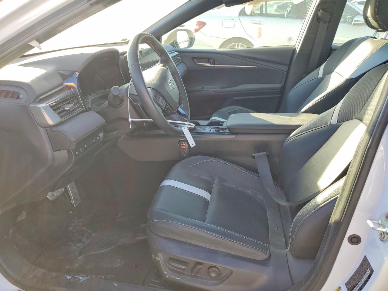 2025 TOYOTA CAMRY SE photo 7
