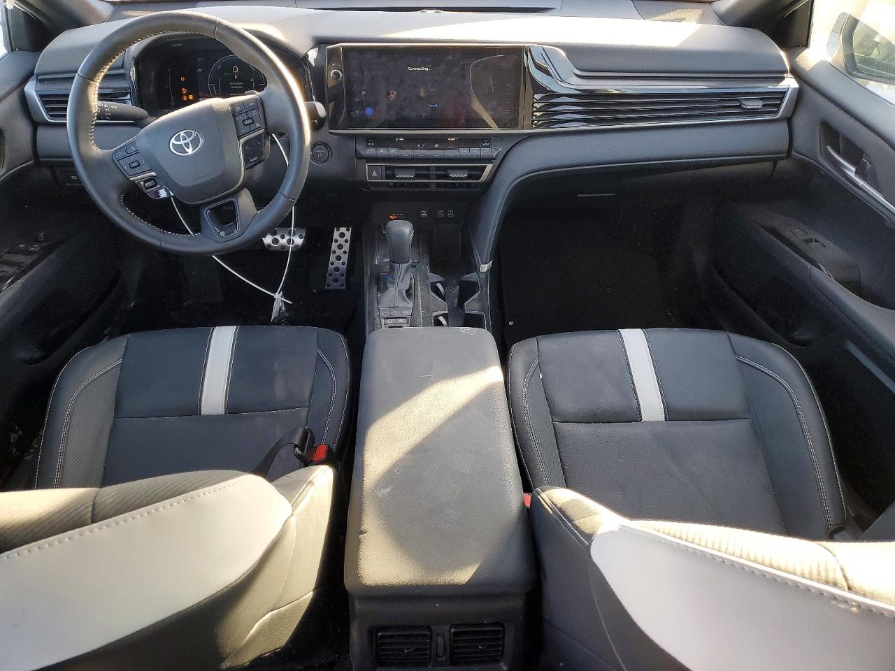 2025 TOYOTA CAMRY SE photo 8