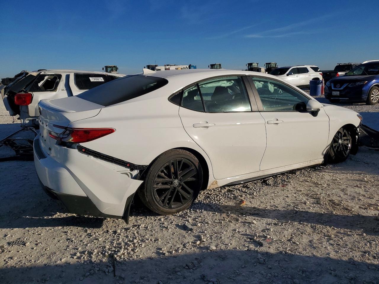 2025 TOYOTA CAMRY SE photo 3