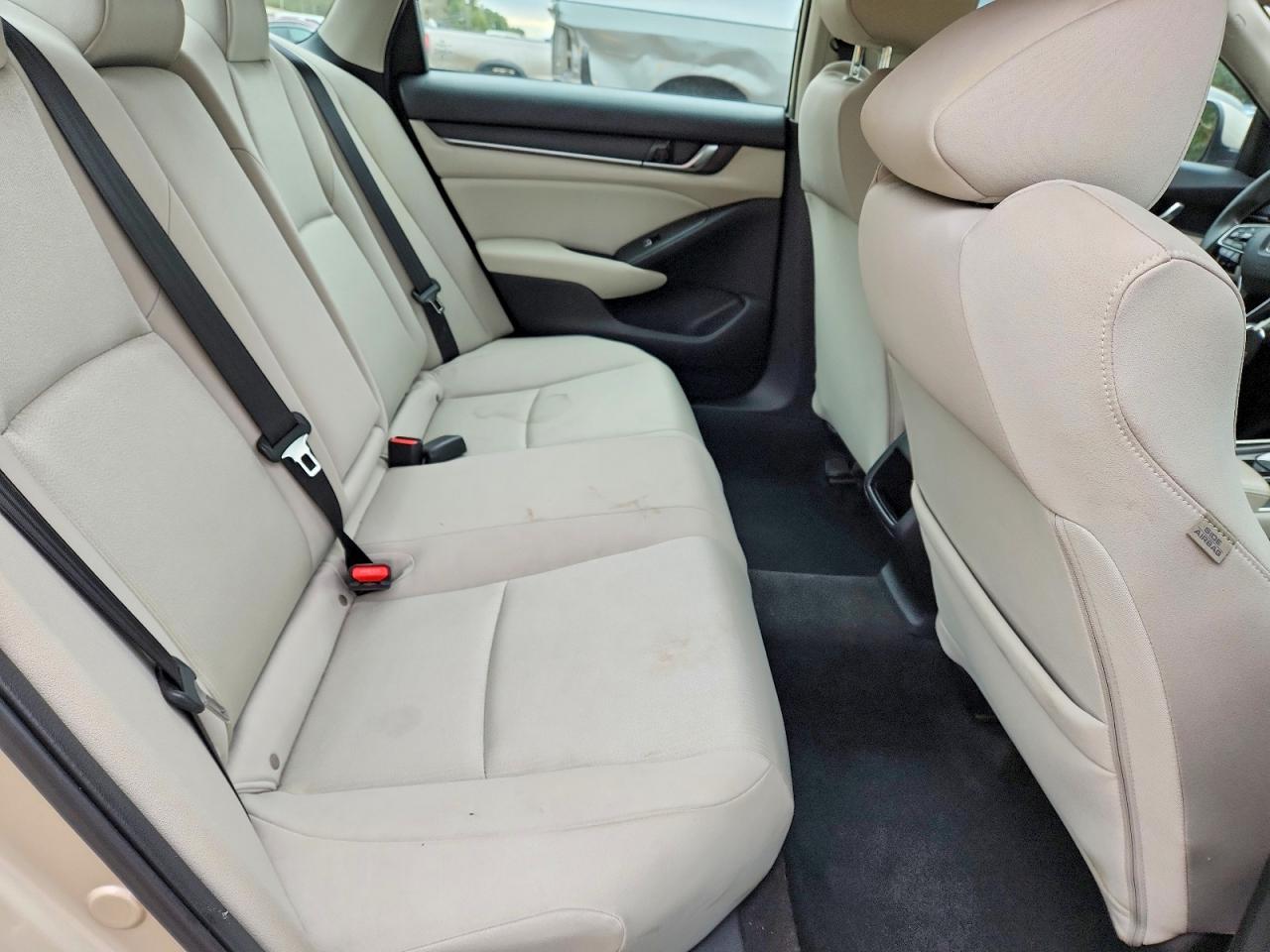 2018 HONDA ACCORD LX photo 10