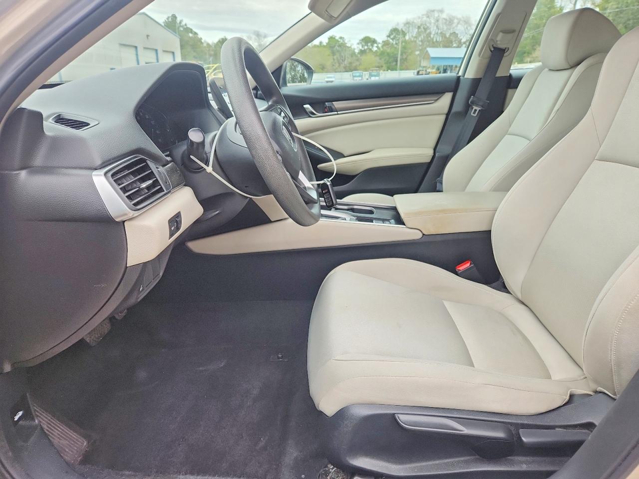 2018 HONDA ACCORD LX photo 7