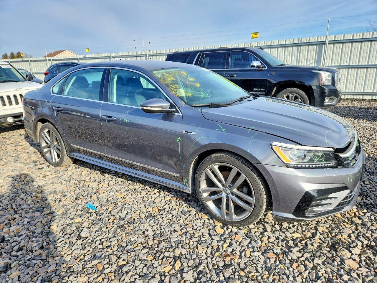 2017 VOLKSWAGEN PASSAT R-LINE photo 4