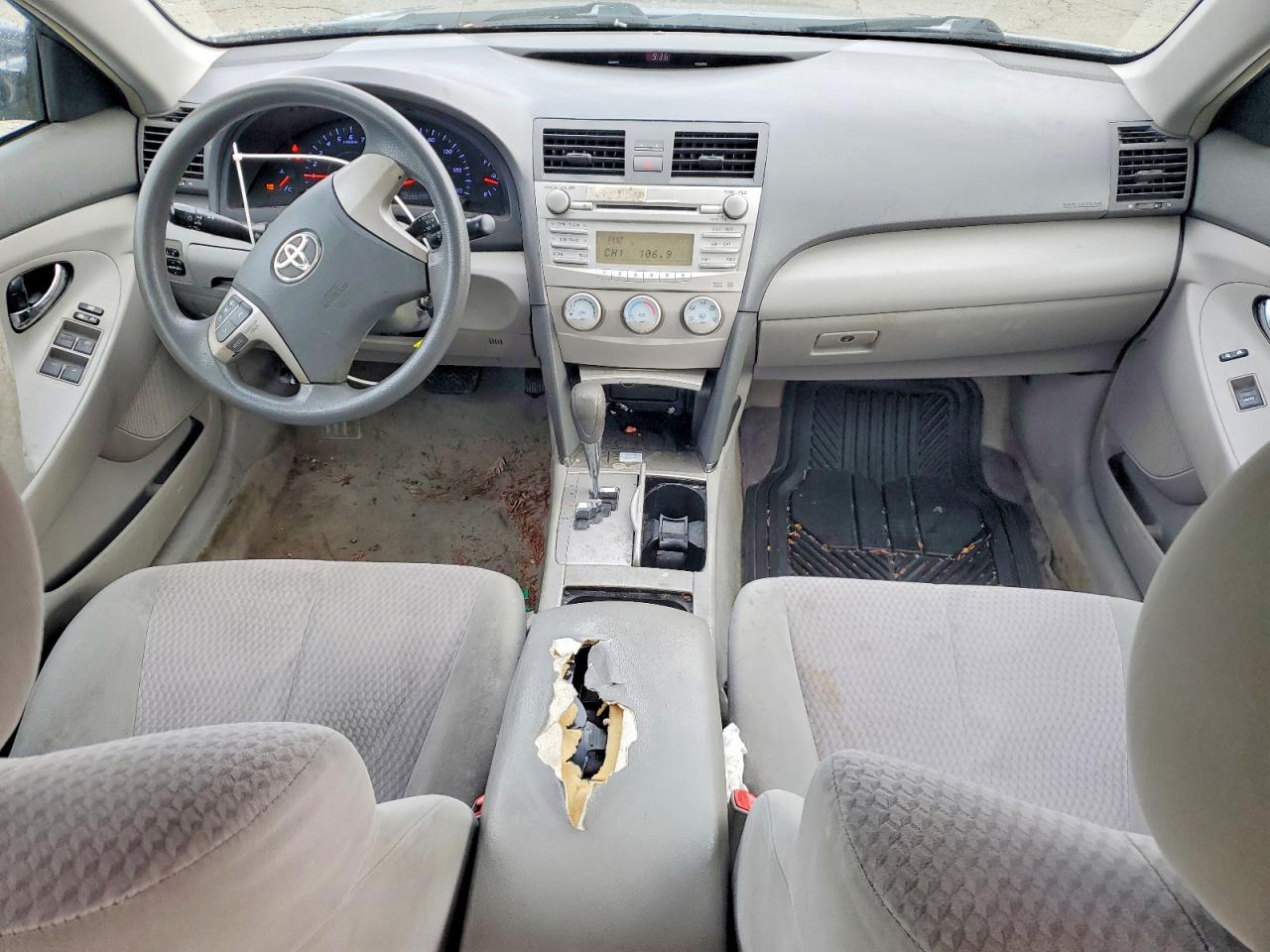 2010 TOYOTA CAMRY BASE photo 8