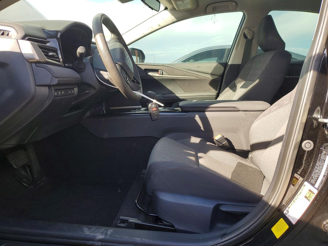 2025 TOYOTA CAMRY XSE photo 7