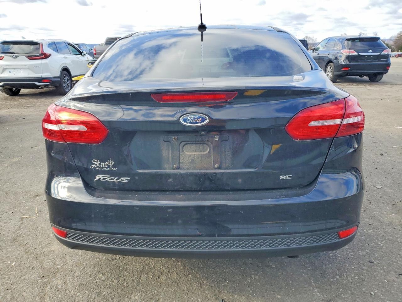 2017 FORD FOCUS photo 6