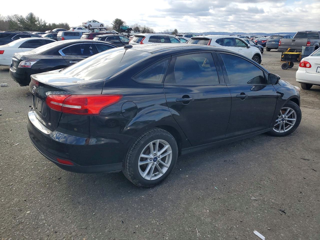 2017 FORD FOCUS photo 3