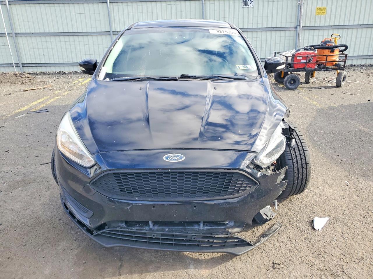 2017 FORD FOCUS photo 5