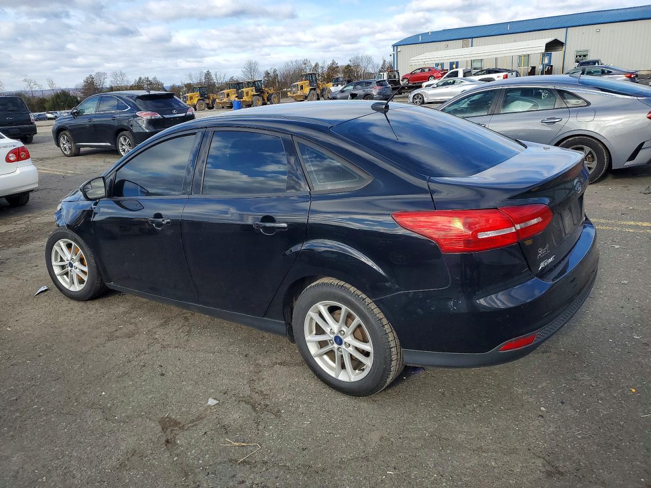 2017 FORD FOCUS photo 2