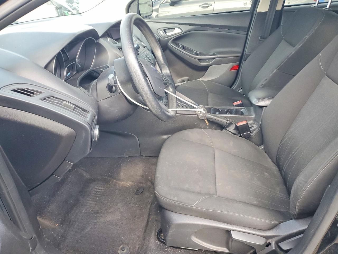2017 FORD FOCUS photo 7