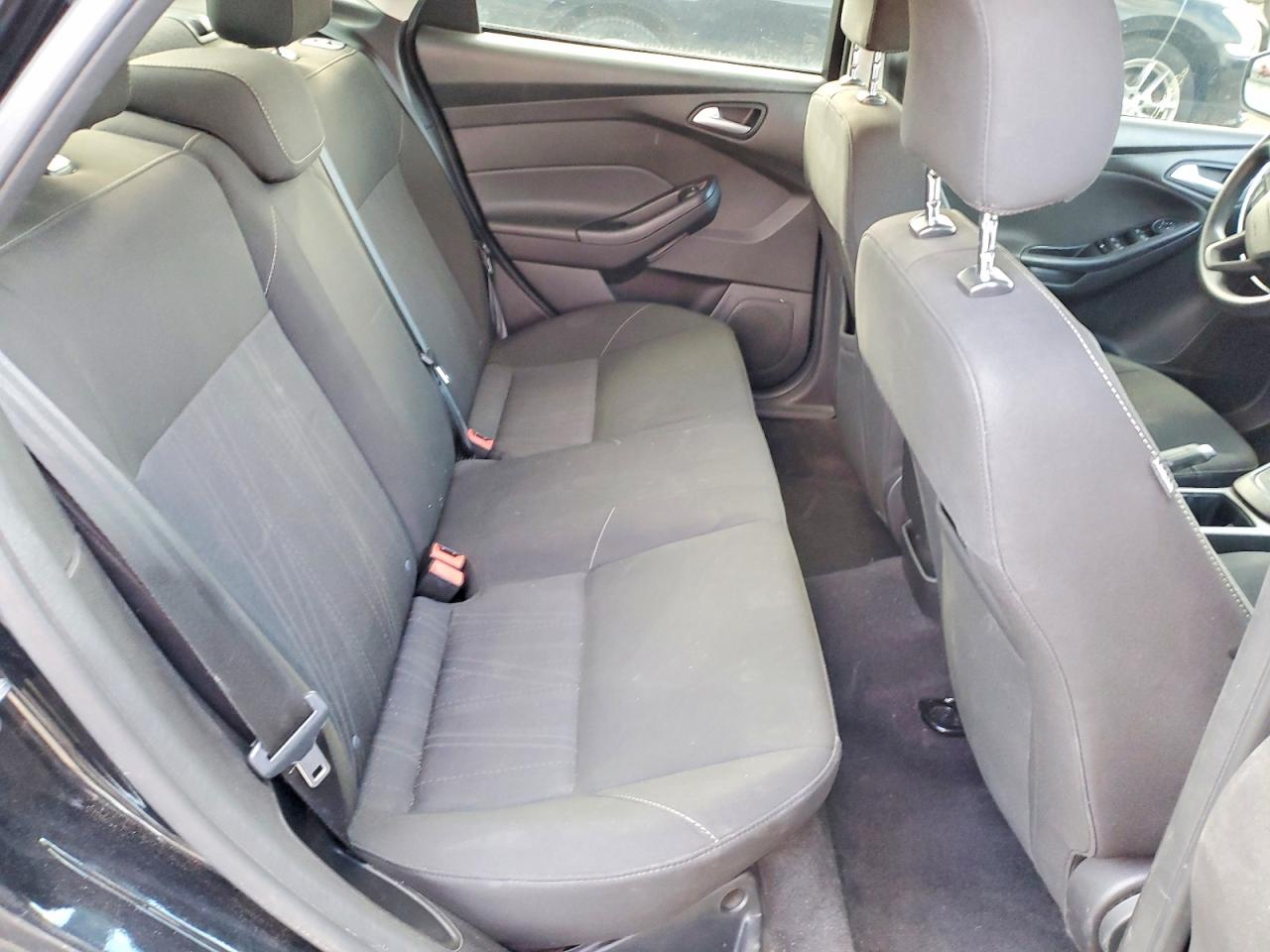 2017 FORD FOCUS photo 10