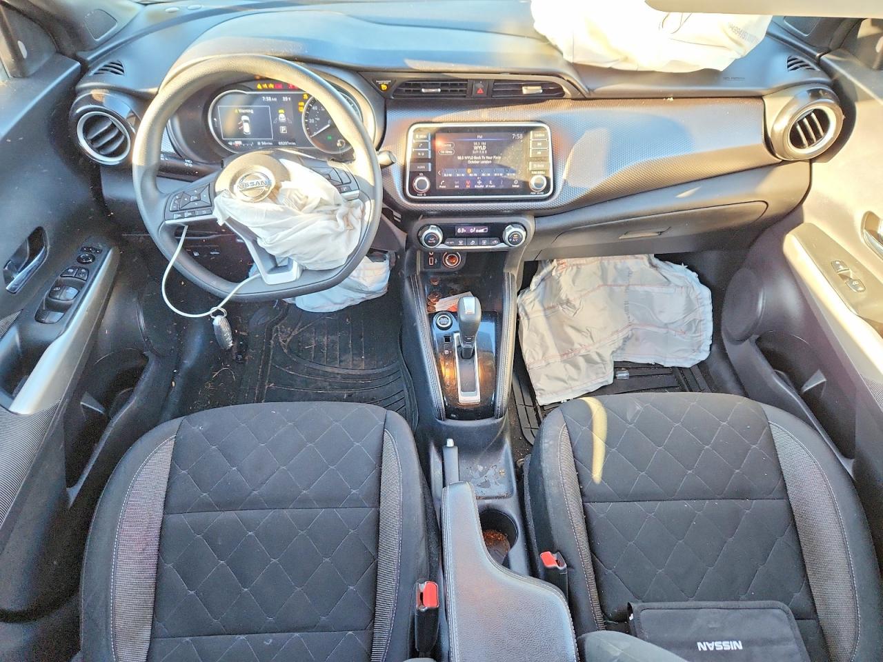 2020 NISSAN KICKS SV photo 8