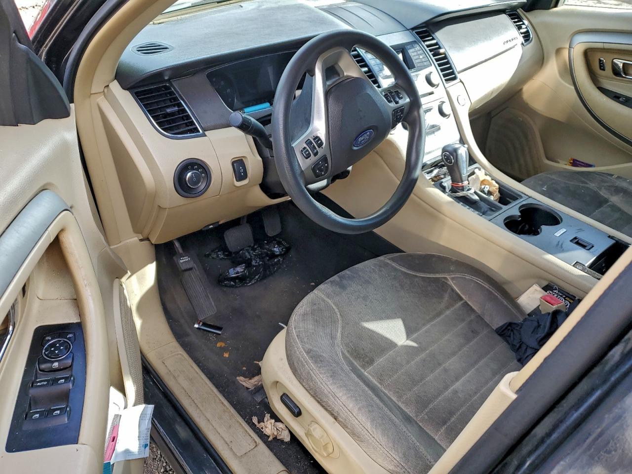 2016 FORD TAURUS SE photo 8