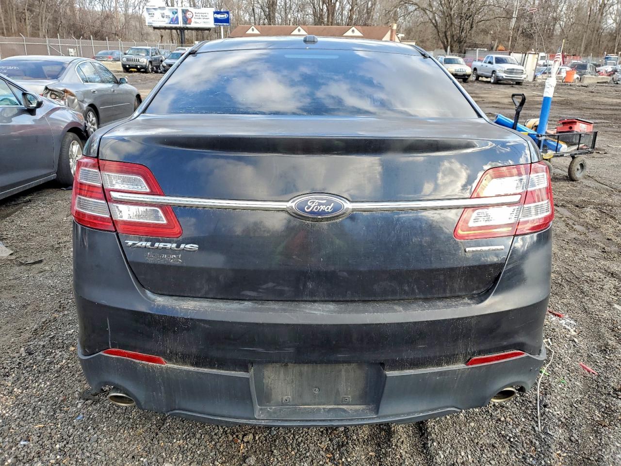 2016 FORD TAURUS SE photo 6