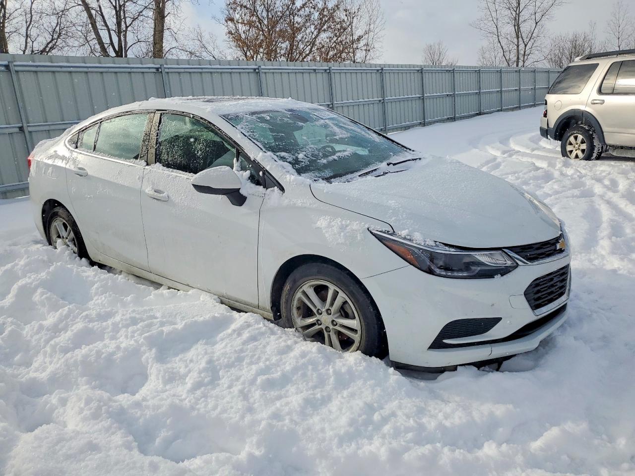 2016 CHEVROLET CRUZE LT photo 4