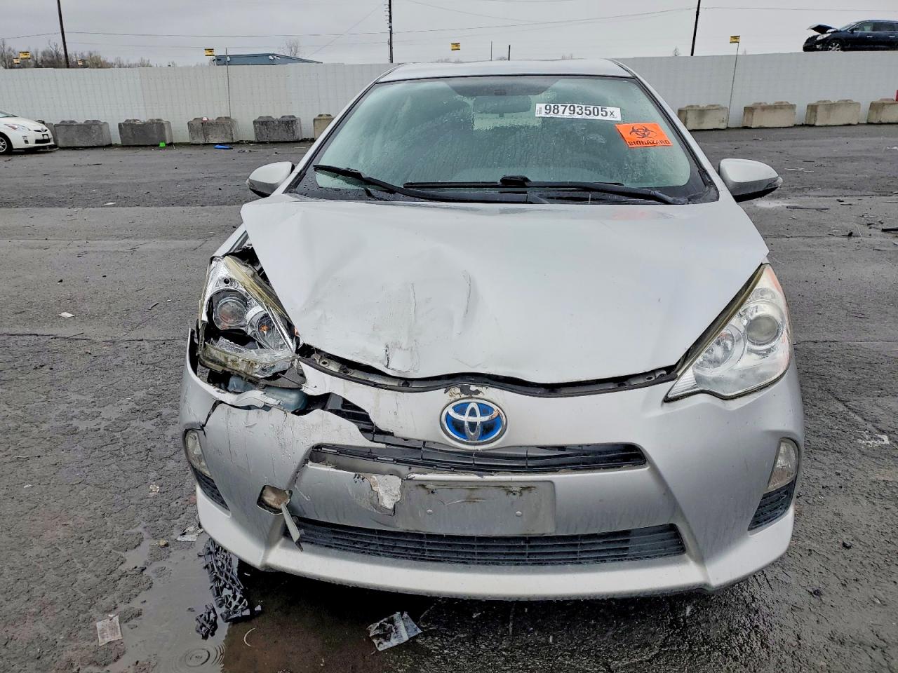 2014 TOYOTA PRIUS C photo 5