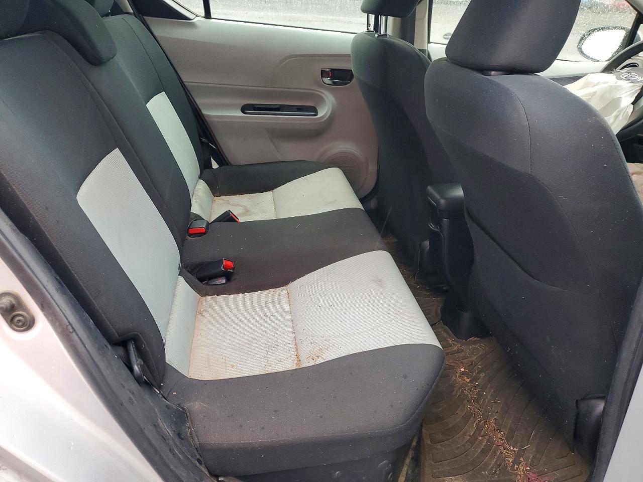 2014 TOYOTA PRIUS C photo 10