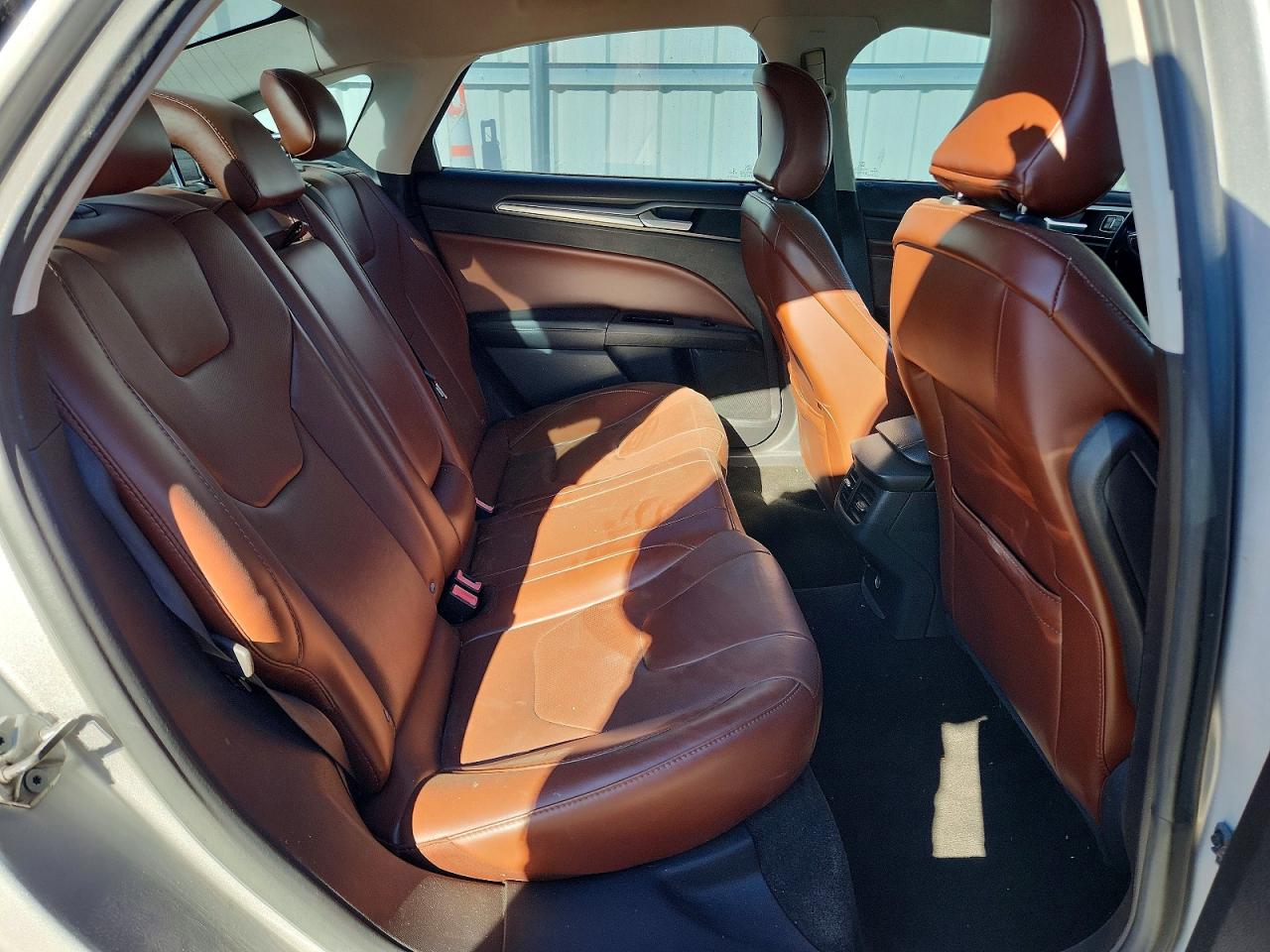 2015 FORD FUSION SE photo 10