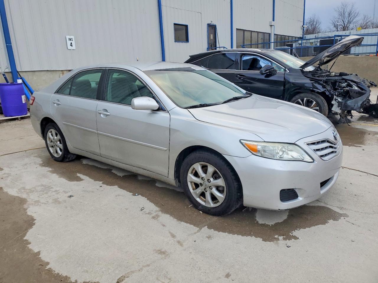 2011 TOYOTA CAMRY BASE photo 4
