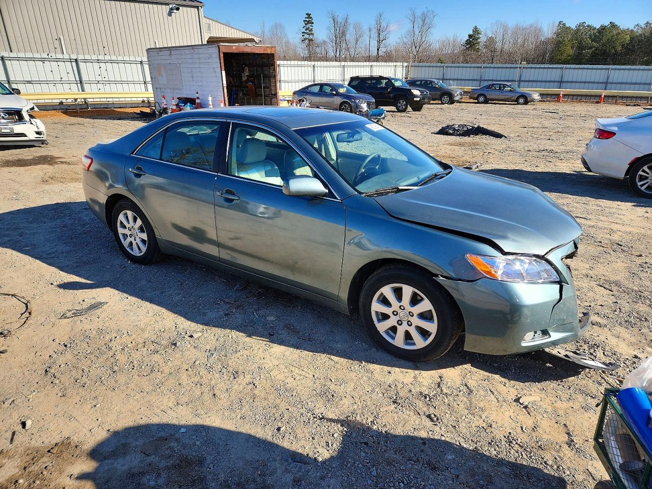 2009 TOYOTA CAMRY SE photo 4