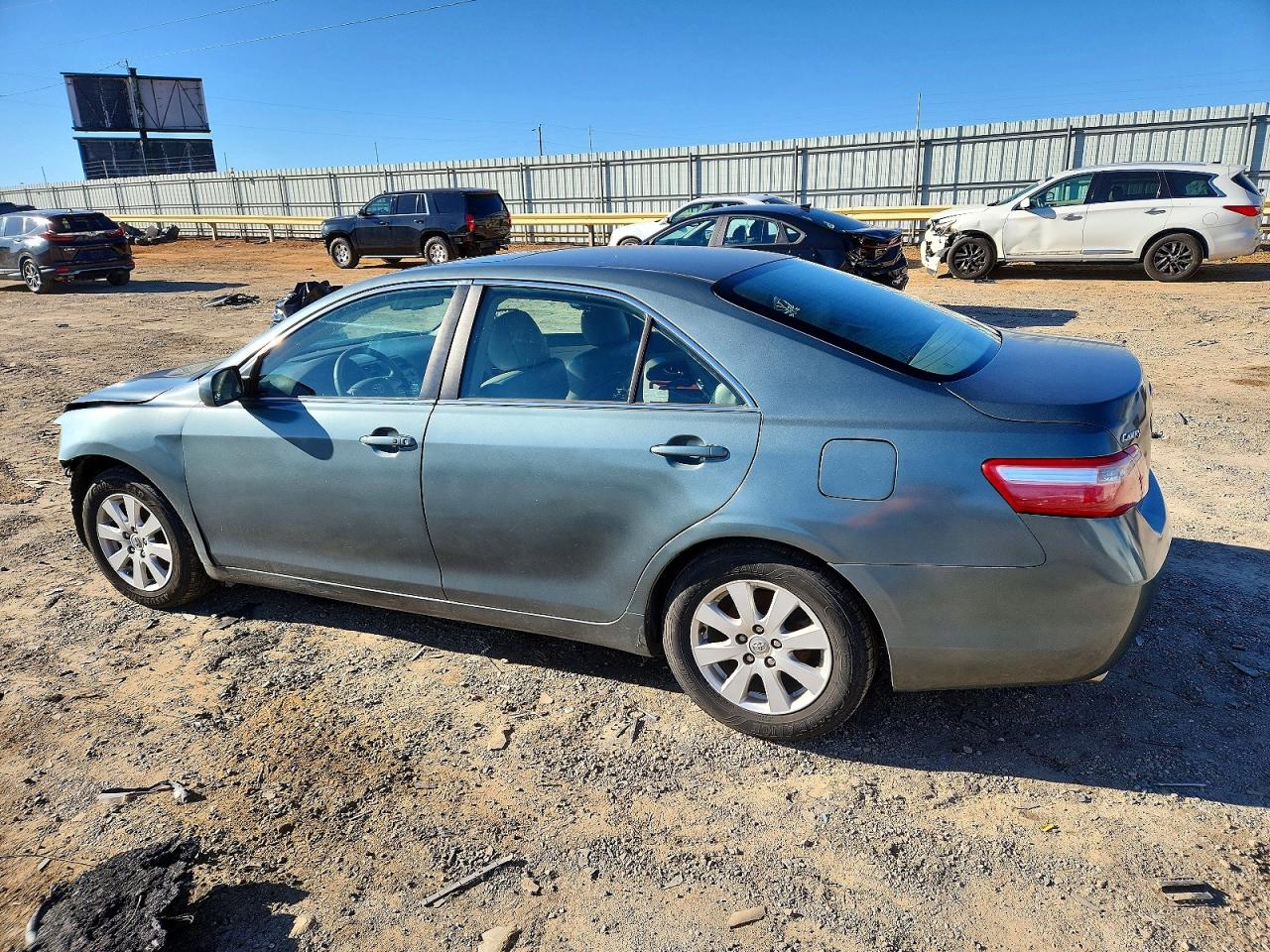 2009 TOYOTA CAMRY SE photo 2