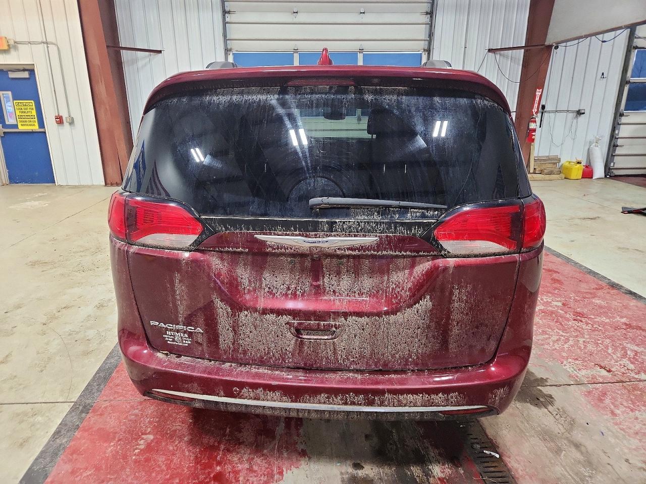 2019 CHRYSLER PACIFICA TOURING L photo 6