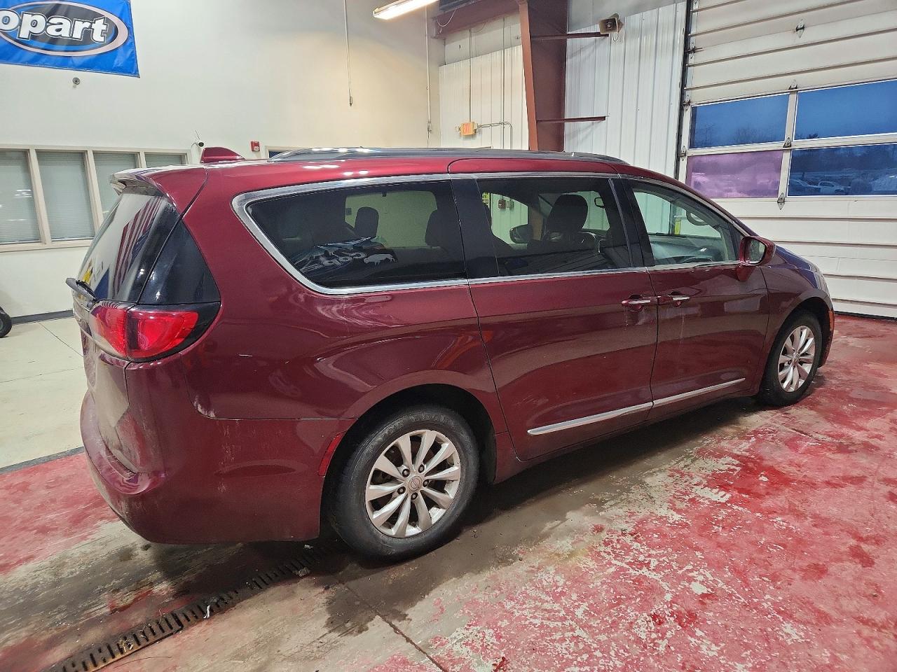 2019 CHRYSLER PACIFICA TOURING L photo 3