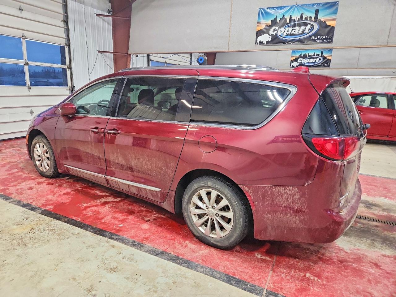 2019 CHRYSLER PACIFICA TOURING L photo 2