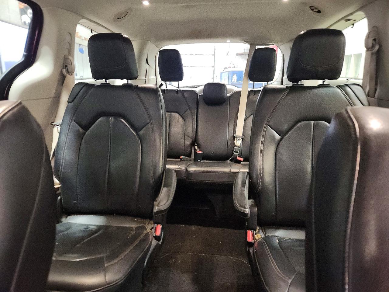 2019 CHRYSLER PACIFICA TOURING L photo 10