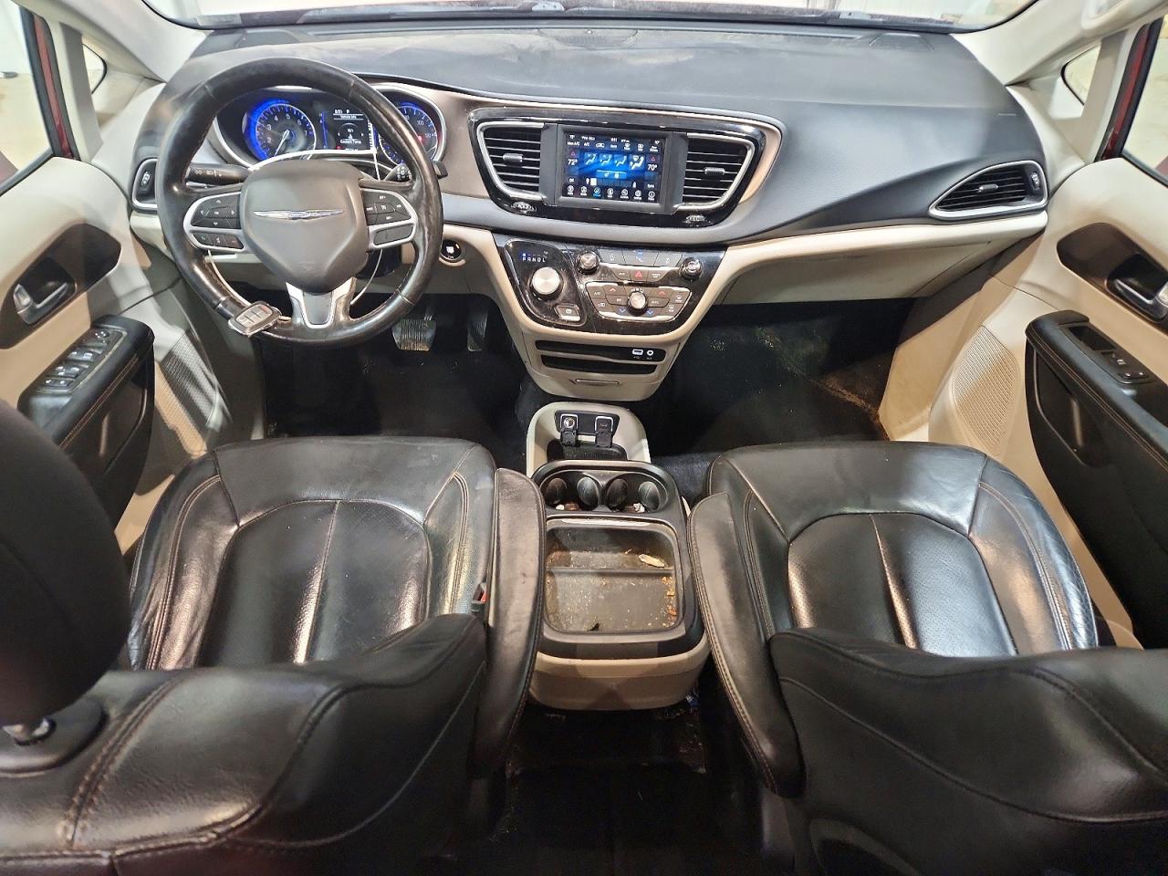 2019 CHRYSLER PACIFICA TOURING L photo 8