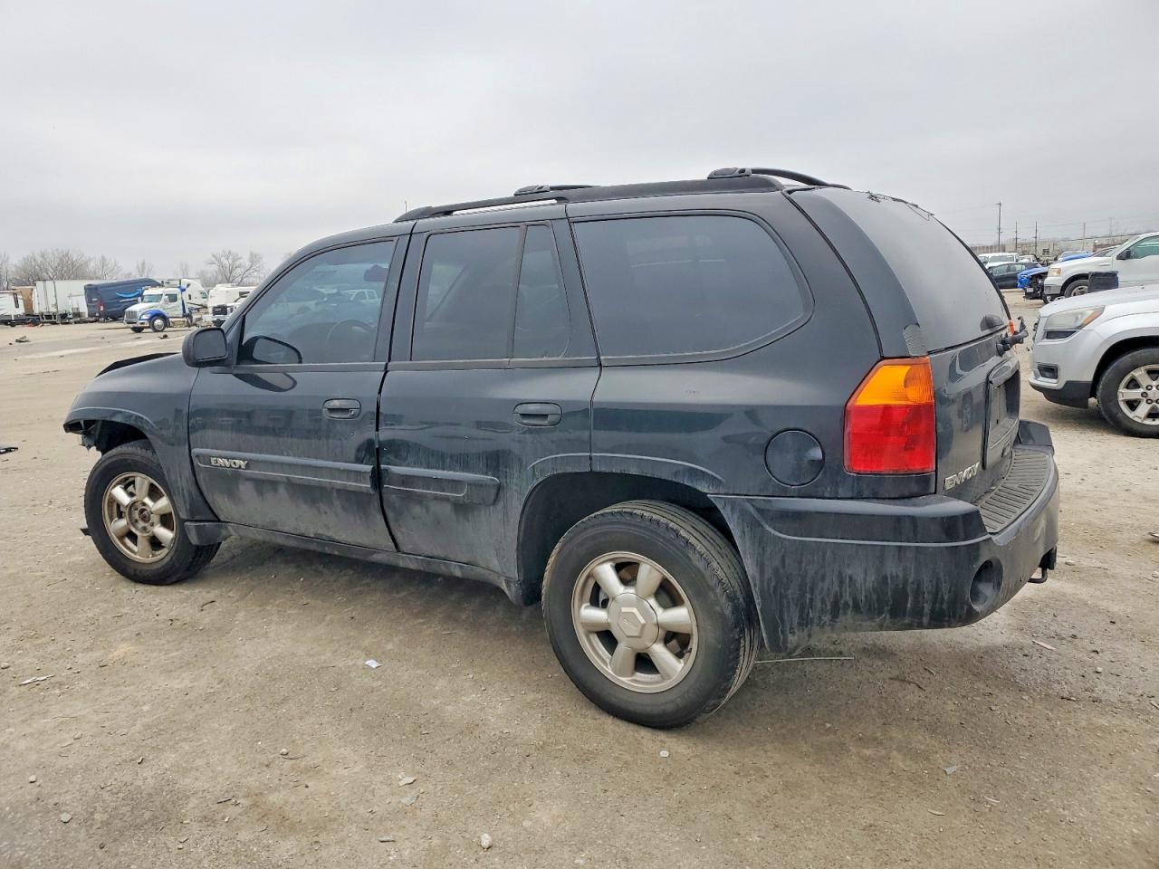 2004 GMC ENVOY photo 2