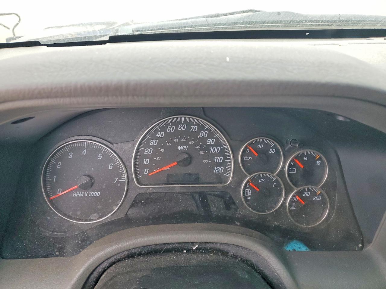 2004 GMC ENVOY photo 9