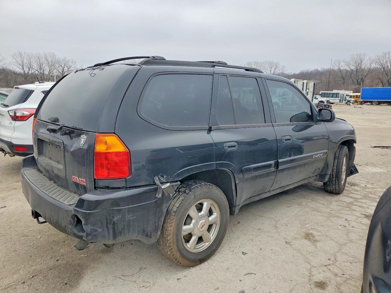 2004 GMC ENVOY photo 3