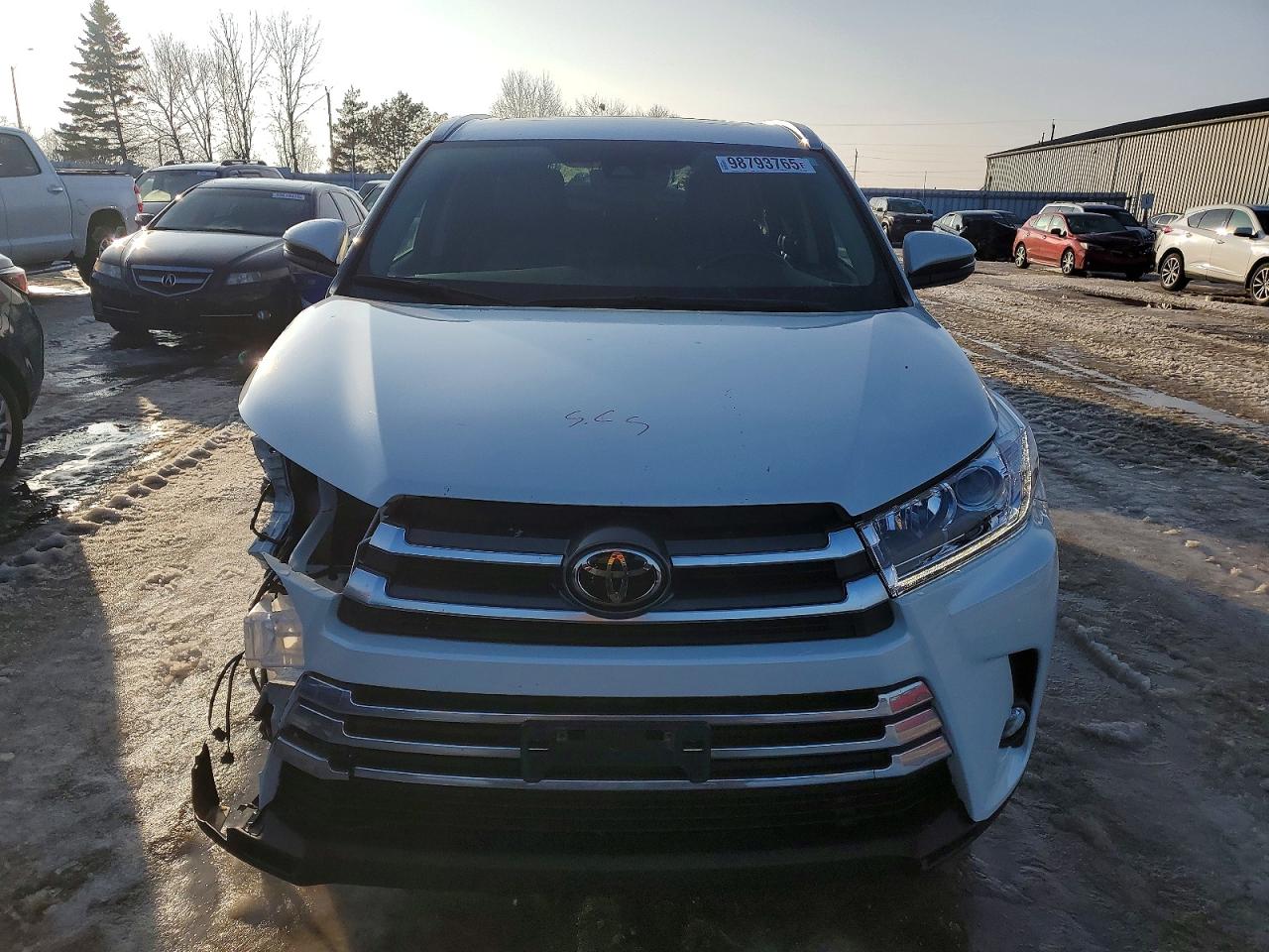 2017 TOYOTA HIGHLANDER SE photo 5