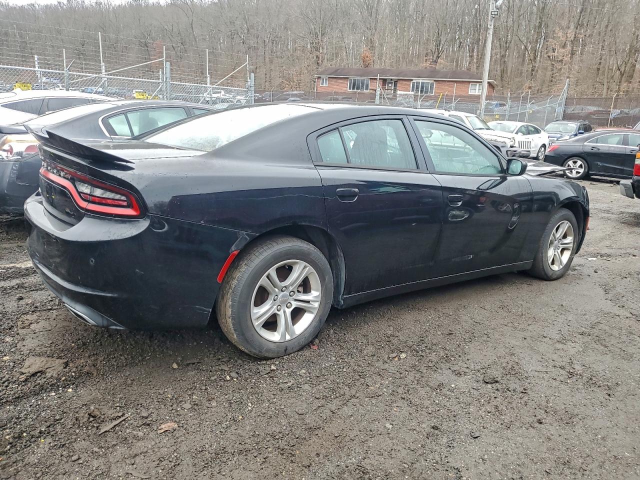 2015 DODGE CHARGER SE photo 3