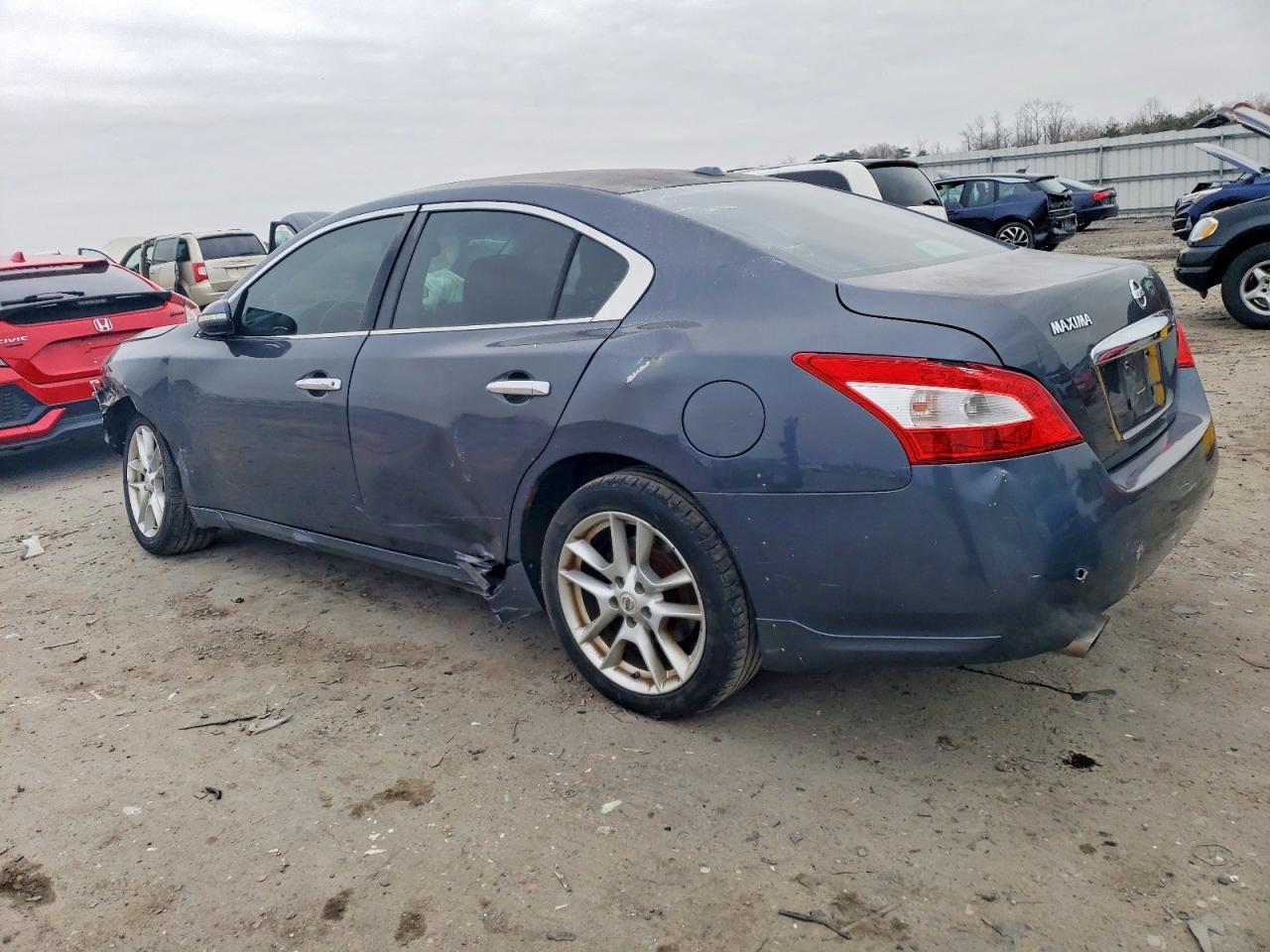 2010 NISSAN MAXIMA S photo 2
