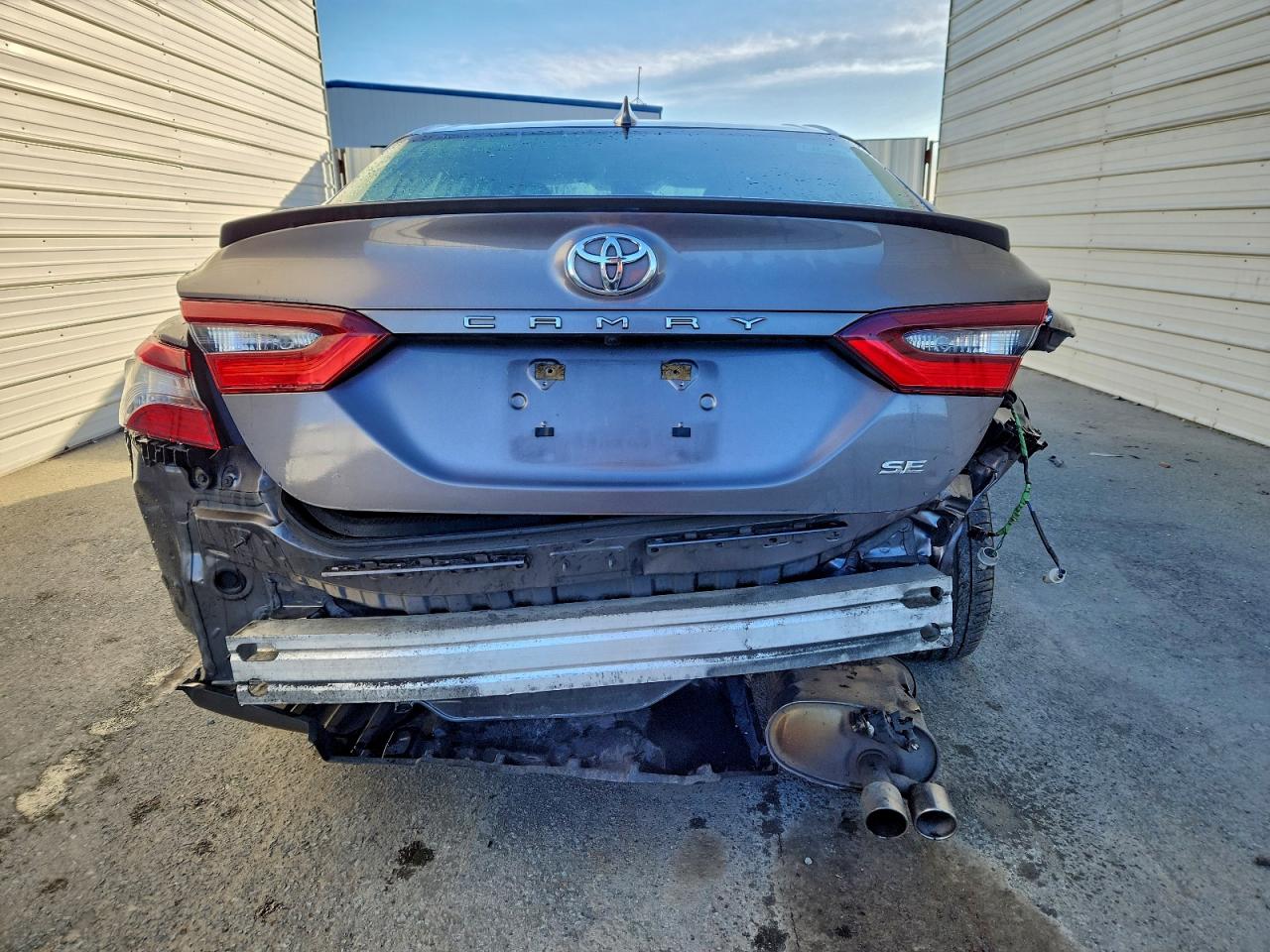 2022 TOYOTA CAMRY SE photo 6
