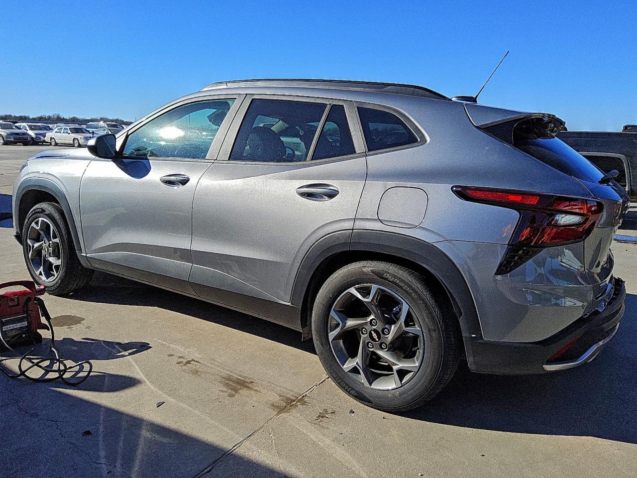 2025 CHEVROLET TRAX 1LT photo 2