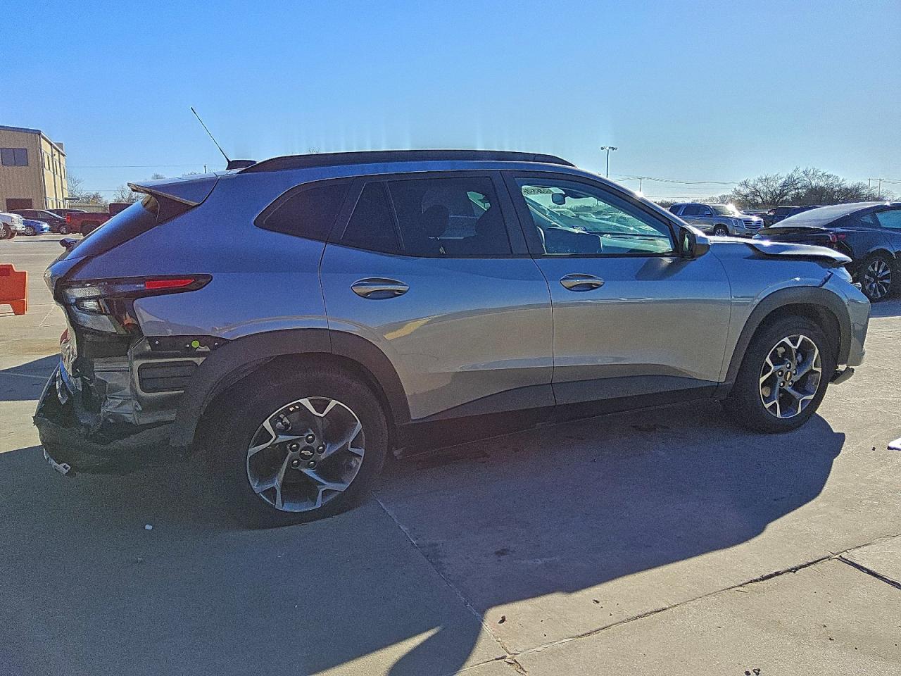 2025 CHEVROLET TRAX 1LT photo 3