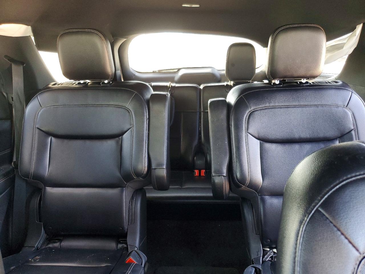 2020 FORD EXPLORER XLT photo 10