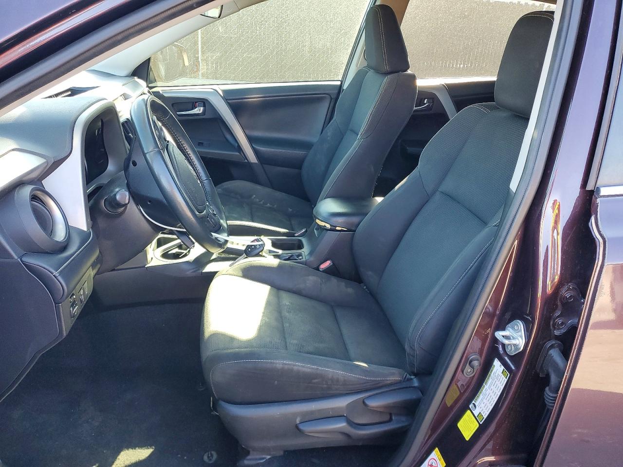 2017 TOYOTA RAV4 XLE photo 13