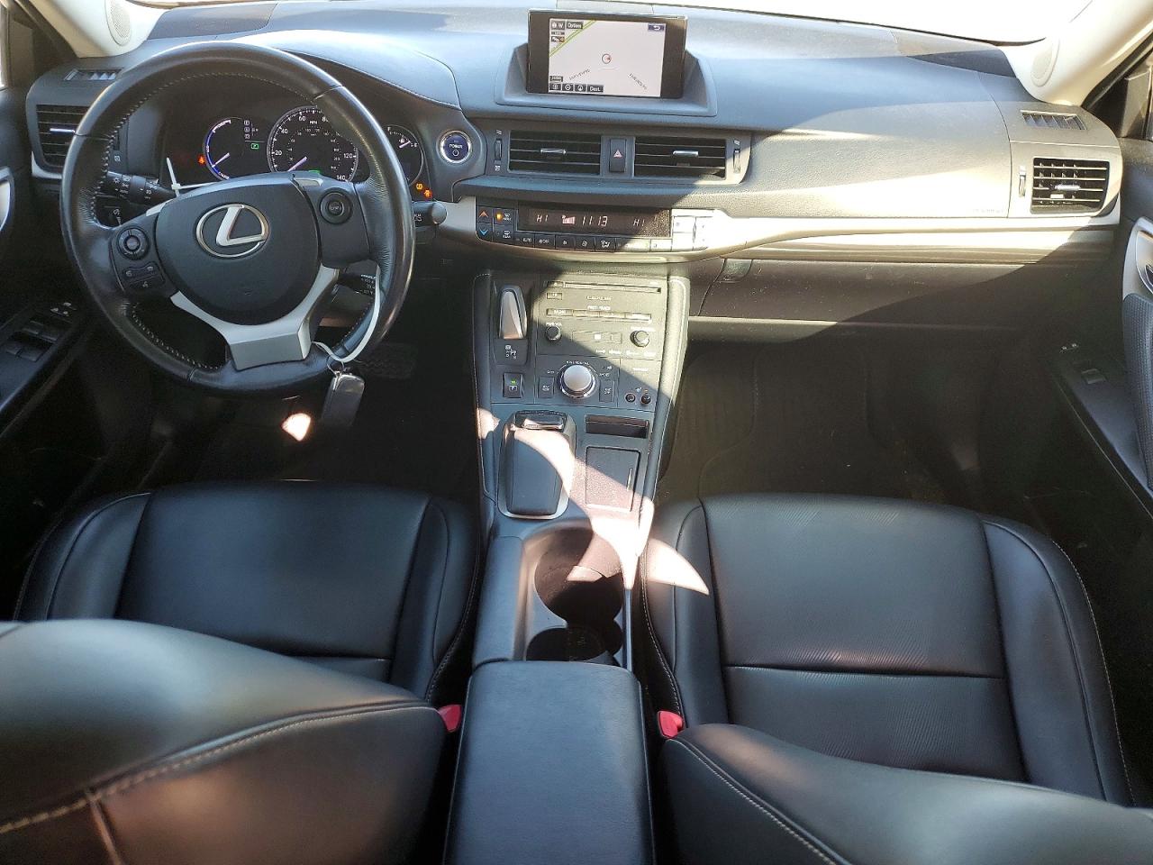 2015 LEXUS CT 200 photo 8