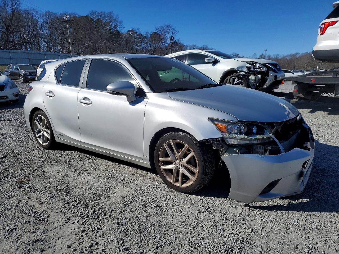 2015 LEXUS CT 200 photo 4