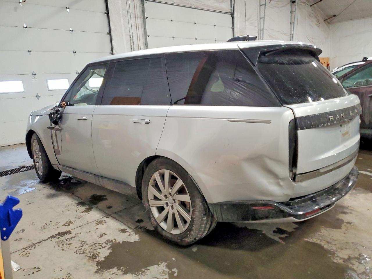 2023 LAND ROVER RANGE ROVER SE photo 2