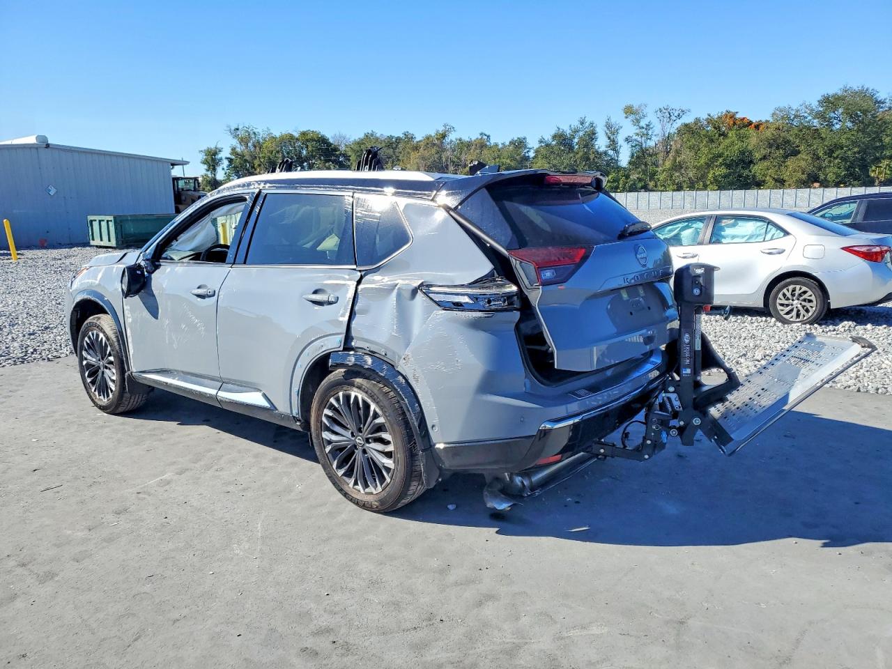 2025 NISSAN ROGUE PLATINUM photo 2