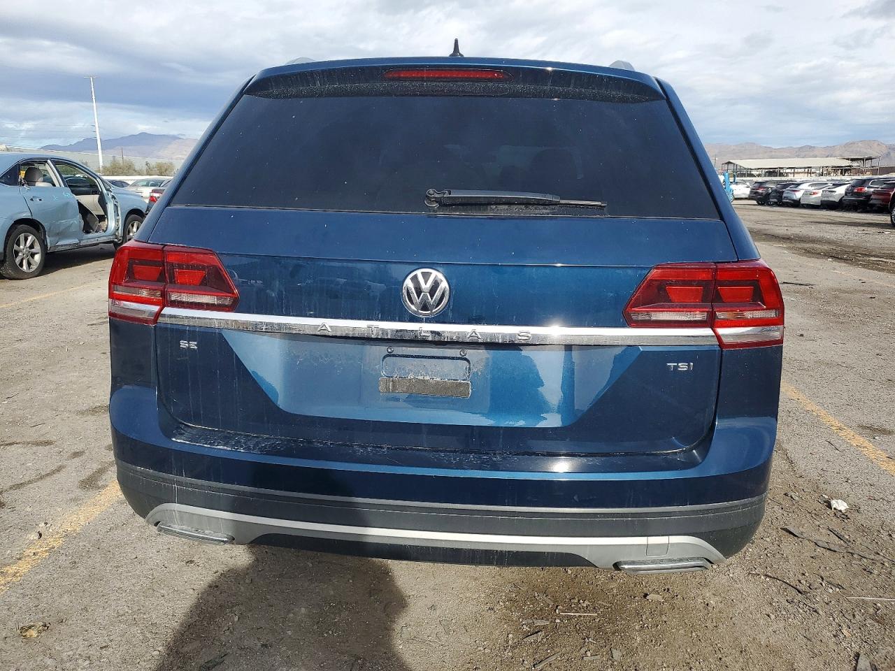 2018 VOLKSWAGEN ATLAS SE photo 6